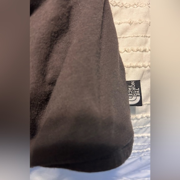 Women’s size medium The Northface open top - Picture 4 of 5